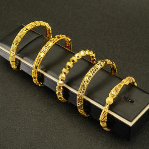 กำไลข้อมือผู้หญิงชุบทองแบบดรอปชิปปิ้ง สไตล์ดูไบ อินเดีย สำหรับเจ้าสาว ดีไซน์เรขาคณิตแบบโปร่ง ของขวัญ ขายส่ง - Product Image 1