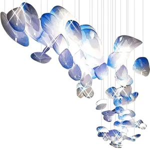 ホテルクラブビューティーサロンレストランロビーバー廊下LED光源ガラスボディクリエイティブデザインのための青い花びらの空気ペンダント