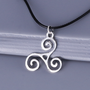 Collar de Bisutería de Moda, Aleación de Zinc, Estilo Vintage, con Colgante <span class=keywords><strong>Triskele</strong></span> Triskelion de Teen Wolf, con Cadena de Cuerda, Unisex, Diseño Allison Argent - Product Image 5