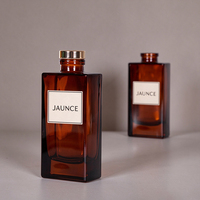 Botol Parfum Kaca Persegi 150ml Warna Amber, Wadah Kosmetik dengan Tutup dan Label Sablon