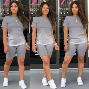 Vêtements en gros, produits tendance, mode décontractée, shorts à manches courtes, dégradé de couleurs unies, ensemble <span class=keywords><strong>court</strong></span> 2 pièces pour femmes - Product Image 5
