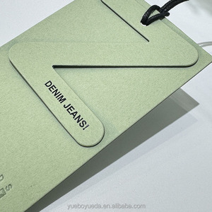 Giá cả cạnh tranh tùy chỉnh thân thiện với môi giấy treo tag nhãn cho may mặc sang trọng túi quần áo dập nóng dập - Product Image 4