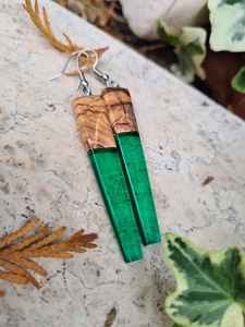 Boucles d'oreilles élégantes en résine et en bois, bijoux faits à la main, légers, inspirés de la nature, pièces originales, idéales pour les femmes, les adolescentes et les filles - Product Image 3