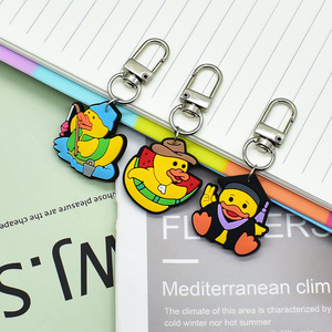 Dễ Thương Phim Hoạt Hình Nhỏ Màu Vàng Vịt Mặt Dây Chuyền Quyến Rũ Mềm <span class=keywords><strong>PVC</strong></span> Bền Thân Thiện Với Môi Ba Lô <span class=keywords><strong>Keychain</strong></span> Trang Trí Cho Tự Làm Giày - Product Image 3