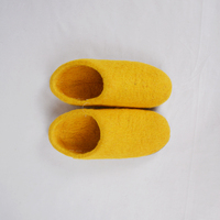 Chaussures décontractées unisexes en feutre de laine jaune, faites à la main, design plat, à enfiler, doublure en coton, antidérapantes, pour usage intérieur, printemps, hiver, automne