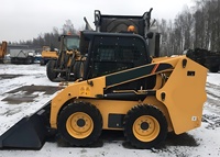 Minipala Gommata 375B ad Alte Prestazioni con Raggio di Sterzata Zero, Design Compatto per Lavori Urbani e Applicazioni Agricole
