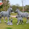 Vente en gros Statues d'ours polaire en fibre de verre sur le thème Safari grandeur nature zèbre hippopotame éléphant gorille chameau pour la location d'accessoires de fête