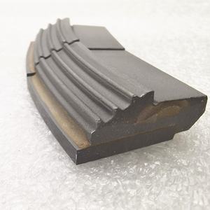 Gesinterde Centrifugetegels Van Wolfraamcarbide Op Het Oppervlak Van De Transportband - Product Image 3