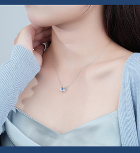 Collier pendentif lune avec strass en cristal bleu, chaîne en argent 925 plaqué rhodium, bijoux romantiques pour femmes à porter au quotidien - Product Image 6
