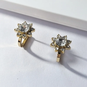 Pendientes de Aro en Forma de U con Incrustaciones de Diamantes de Imitación y Detalles de Cristal, Chapados en Oro de 16K y Acero Inoxidable 304 de Alta Gama para Mujer - Product Image 3