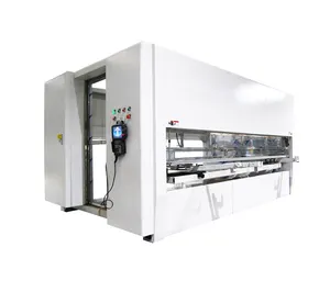 China Venda quente CE Certificado Cozinha Gabinete Pulverização Máquina Full Auto 5 Axis Porta De Madeira Pulverização Pintura Máquina
