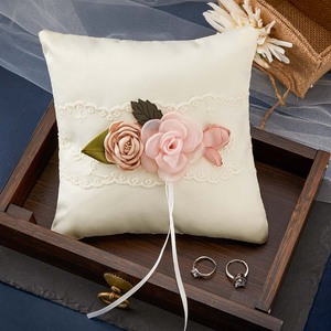 Hermosos regalos de boda para pareja Aniversario Compromiso Día de San Valentín Lazo Almohada cuadrada para caja de anillo de bodas - Product Image 3