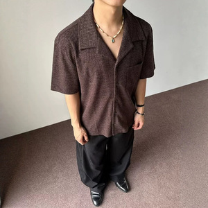 เสื้อเชิ้ตแขนสั้นสีน้ำตาลเทาผู้ชายฤดูร้อนทรงหลวมคิวบาคอปกโปโลท็อป - Product Image 4