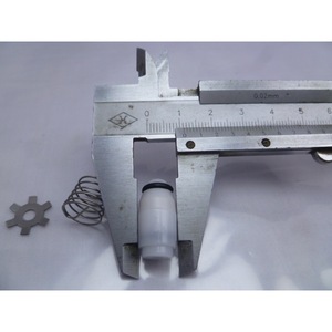 Pompe à haute pression pour lave-auto portative avec tête de pompe, sortie d'eau, plaque à ressort et valve - Product Image 2