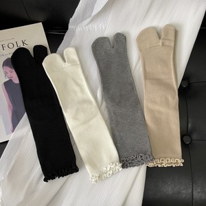 Chaussettes Tabi à volants en tricot côtelé pour chaussures Tabi, certifiées Oeko-Tex 100, chaussettes à deux orteils pour femmes avec bordure festonnée, vente en gros - Product Image 4