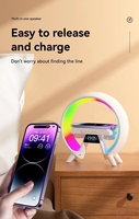 Nieuwe Beste Cadeau Hot Selling 3in1 Opvouwbare Mobiele Telefoon Draadloze Oplader Wekker Bt Speaker Met Kleurrijk Licht