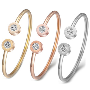Bracelet en diamant en forme de C, ajustable, chiffres romains, bijoux pour femme, acier, or, or rose, taille brillant ronde, diamant synthétique de laboratoire - Product Image 1