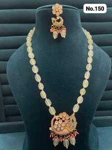 Parure de bijoux pour femme en zircon et pierres, comprenant un collier statement et des boucles d'oreilles assorties, idéale pour les soirées, vente en gros - Product Image 3
