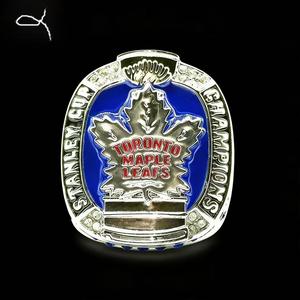 Anello del Campionato 1967 dei Toronto Maple Leafs, Lega Hockey Americana, Placcato in <span class=keywords><strong>Argento</strong></span> 925 con Cristalli Sintetici - Product Image 1