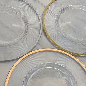 Assiettes de présentation en <span class=keywords><strong>plastique</strong></span> transparent avec bord doré de 12,6 pouces pour la Saint-Valentin, le <span class=keywords><strong>Nouvel</strong></span> <span class=keywords><strong>An</strong></span>, Noël et les décorations de mariage - Product Image 6