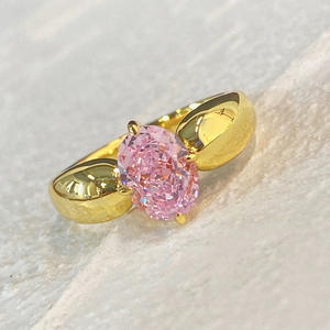 แหวนทองคำแท้ 18K ประดับพลอยมอร์แกไนต์ทรงรีสำหรับผู้หญิง ดีไซน์แบบหนามเตย งานจิวเวลรี่ชั้นดีสำหรับงานหมั้น - Product Image 2