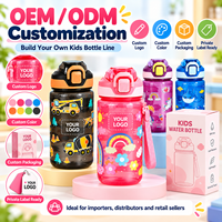 Bouteille d'eau pour enfants de 600 ml avec couvercle rabattable, anti-fuite, bouteille d'eau scolaire, design de dessin animé, fournisseur en gros OEM ODM