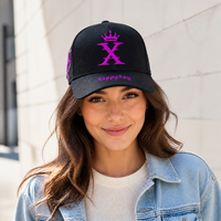 Gorra de Béisbol Negra Bordada Personalizada con Diseño de Corona Gótica X, 100% Algodón Twill, Ajustable con Cierre a Presión, Venta al Por Mayor Directa de Fábrica OEM
