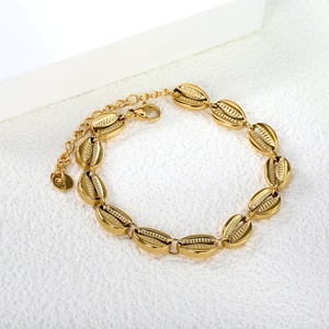 Nueva Pulsera de Cadena de Acero Inoxidable Chapada en Oro PVD de 18k, Joyería de Moda para Mujer, Pulsera de Playa con Forma de Concha Hueca - Product Image 5