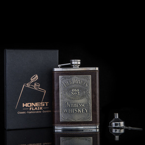 Flacon Jack Daniel's 8 oz en acier inoxydable avec étui en cuir, bouteille de whisky portable pour les voyages - Product Image 1