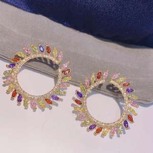 HIBRIDE, lo último en pendientes de tuerca de Zirconia cúbica con forma de hoja a la moda para mujer, accesorios nupciales para fiesta de boda, bijoux para mujer, bijoux para mujer, - Product Image 3