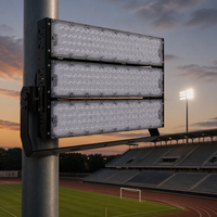 Projecteurs LED sportifs incurvés carrés anti-éblouissement IP66 600W 700W SMD5050 à intensité variable 6500K 230V 380V pour le tennis de table