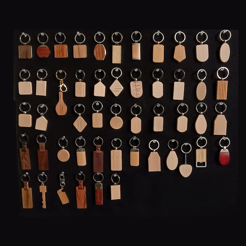 कस्टम रिक्त लकड़ी सामान लक्जरी उच्च बनाने की क्रिया चमड़े धातु उत्कीर्णन के लिए प्यारा प्रचारक चाबी का गुच्छा Woodkeychain