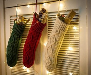 Chaussettes suspendues faites à la main <span class=keywords><strong>de</strong></span> bas <span class=keywords><strong>de</strong></span> Noël personnalisés rustiques <span class=keywords><strong>de</strong></span> motif <span class=keywords><strong>de</strong></span> tricot <span class=keywords><strong>de</strong></span> câble <span class=keywords><strong>de</strong></span> luxe - Product Image 6