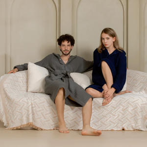 Халат-пончо из 100% чистого хлопка с вышитым логотипом на заказ, сертифицированный OEKO-TEX, класса люкс, дизайнерский, для свадеб, салонов красоты и спа-отелей, вафельный, для сна и душа - Product Image 1