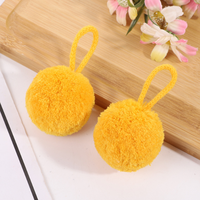 Pompons en laine fine de 5 cm personnalisés en gros avec anneau décoratif, boules rondes pour l'artisanat suspendu et ornements