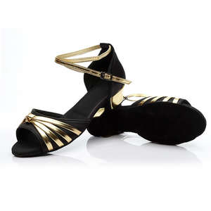 Chaussures <span class=keywords><strong>de</strong></span> <span class=keywords><strong>danse</strong></span> <span class=keywords><strong>sociale</strong></span> à talon bas moyen chaussures <span class=keywords><strong>de</strong></span> compétition 566 nouvelles chaussures <span class=keywords><strong>de</strong></span> <span class=keywords><strong>danse</strong></span> latine à semelle souple pour femmes - Product Image 4