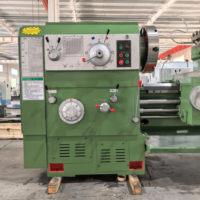 Tour horizontal CNC robuste Yade CW6163E, largeur de guidage 550 mm, alésage de broche 105 mm, longueur de pièce maximale 1000 mm, 3 mors