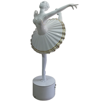 Sculpture de ballerine dansante dynamique en fibre de verre grandeur nature faite à la main