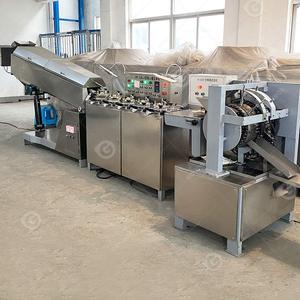Machine d'extrusion artisanale pour bonbons sur bâtonnet, ligne de production de sucettes, machine de formage de sucettes rondes en Inde - Product Image 2