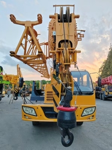 Grúa Usada de 12 Toneladas para Camión, de Uso Pesado |   Elevador Móvil Autoerigible para Construcción y Logística en los Emiratos Árabes Unidos - Product Image 2