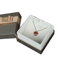 LYP Boîte à bijoux personnalisée avec nœud papillon Bague Pendentif Bracelet Cadeau Rigide UV Advantage Carton Emballage Estampage Manipulation
