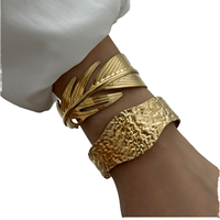 Bracelet manchette ouvert en feuille de palmier et plume dorée pour femme, bijou fantaisie bohème ethnique fait main, cadeau