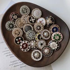 Botão de haste de designer de moda mais vendido, botão bonito com pérola/pedra para camisa de vestuário