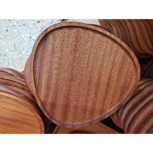 Entrega directa de fábrica Bandeja de servicio de madera maciza para uso en la cocina Bloque de cortar de sapeli para ensaladas elegantes Platos especiales de frutas - Product Image 4