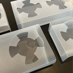 Portavasos elevado de plástico PP esmerilado con logotipo personalizado para té con leche, café, base doble estable, soporte para bebidas, dulces, arena, para llevar, papel - Product Image 5