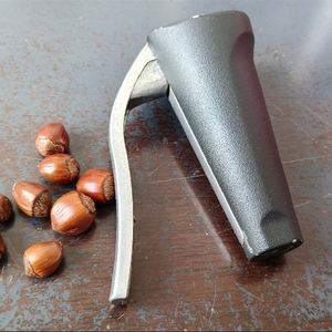 Ouvre-noix manuel multifonctionnel rapide en métal Outil de décorticage en alliage d'aluminium Craquelins de noix de macadamia Ouvre-châtaignes - Product Image 1