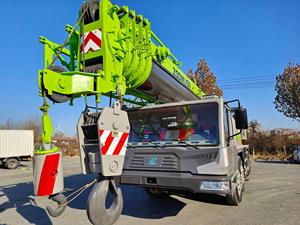 Grue sur camion Zoomlion 70 tonnes d'occasion en bon état, conforme EPA, durable pour la construction sur site - Product Image 3