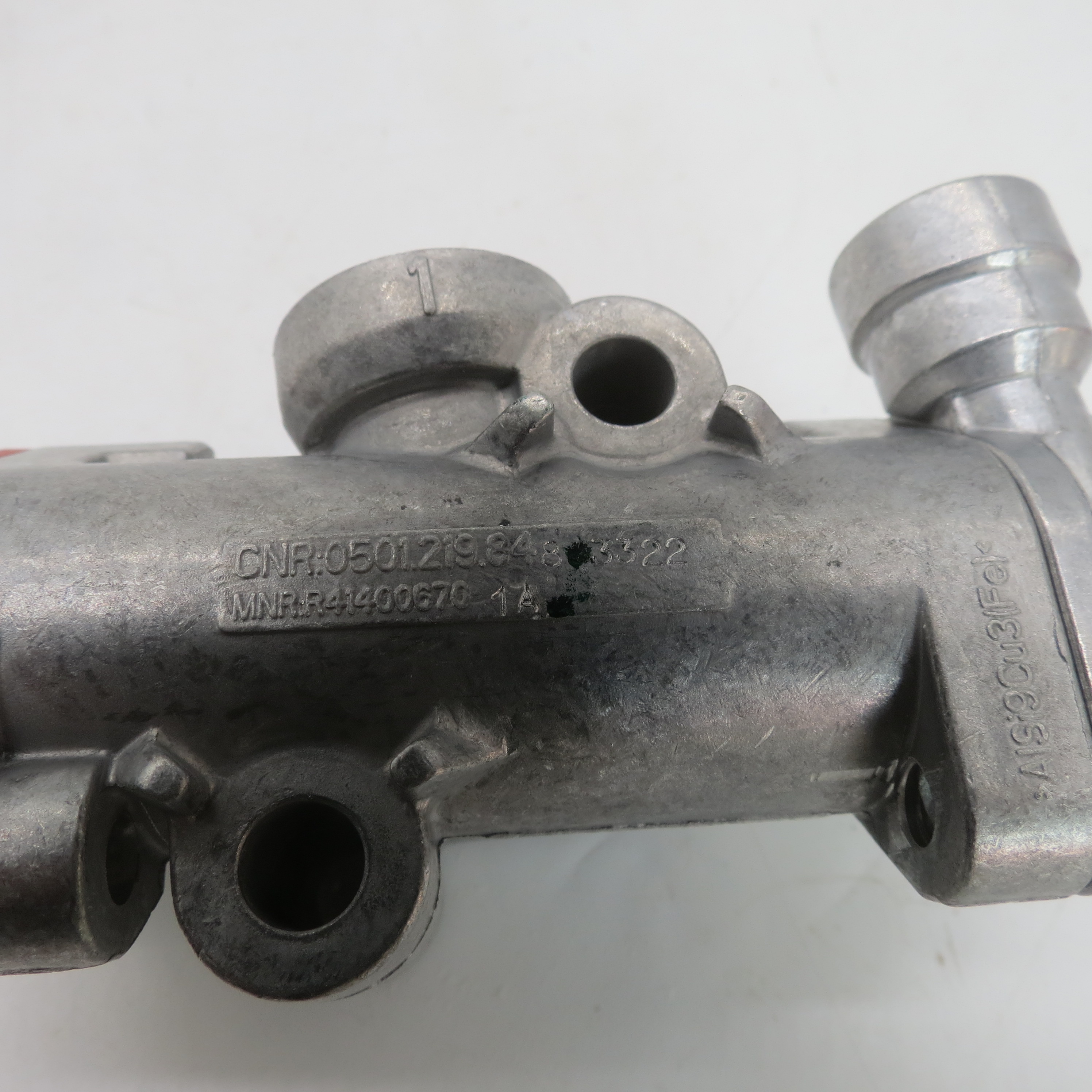 Two-position Five-Way Valve 0501219848 for SINOTRUK Engines