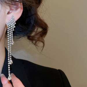 Boucles d'oreilles longues à pampilles en zircon et strass, élégantes et luxueuses pour femmes, pour mariage, fête ou banquet - Product Image 3