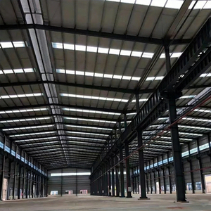 Abri de rangement durable utilisant des poutres et des colonnes en acier structurel avec toit en acier galvanisé pour panneaux solaires - Product Image 4